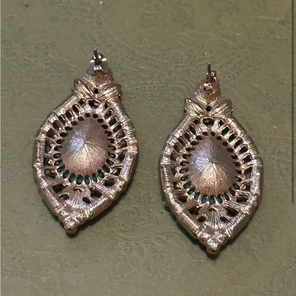 3 for $22 🌈Earrings BUNDLE - comes with three pairs of earrings!